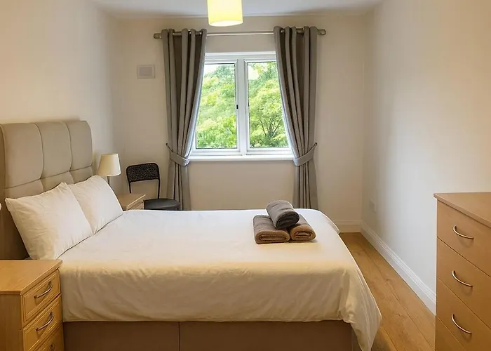 公寓 Gracepark Garden Retreat, Spacious 2br With Balcony & Parking *